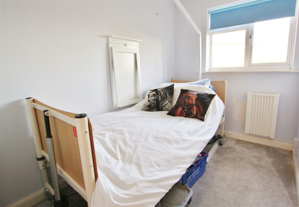Additional property image - Bainton Close, Bradford-On-Avon