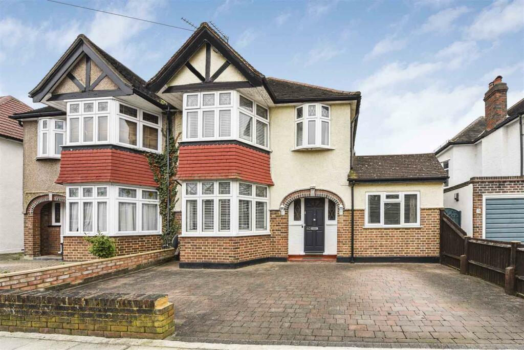 4 bedroom semidetached house for sale in Ryecroft Avenue, Whitton, TW2