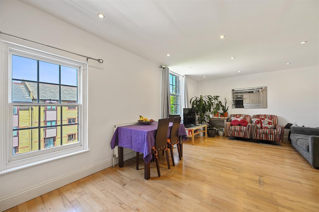 2 bedroom apartment for sale in Ferry Quays Courtyard, High Street