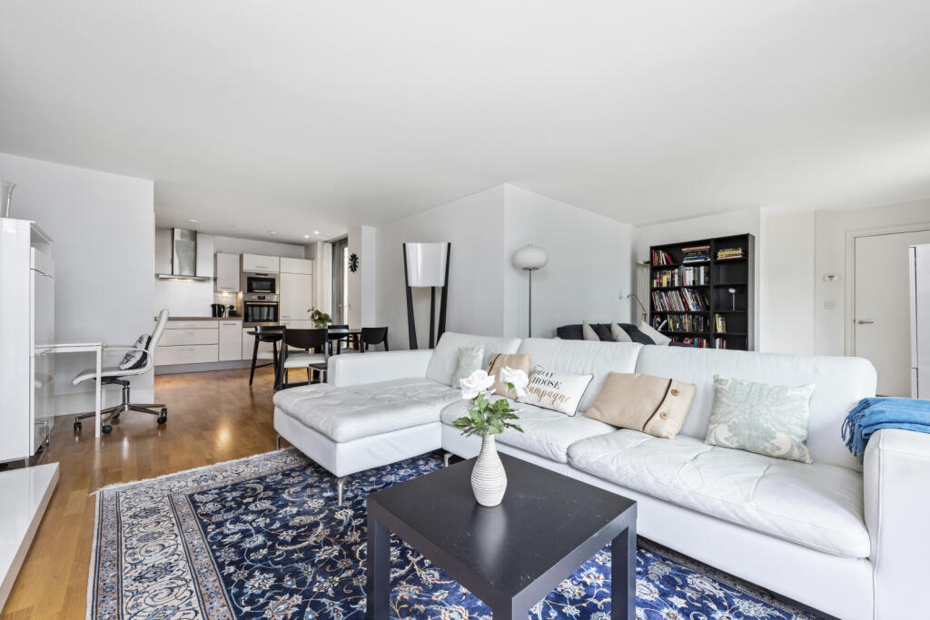 2 bedroom apartment for sale in Highbury Stadium Square, London, N5