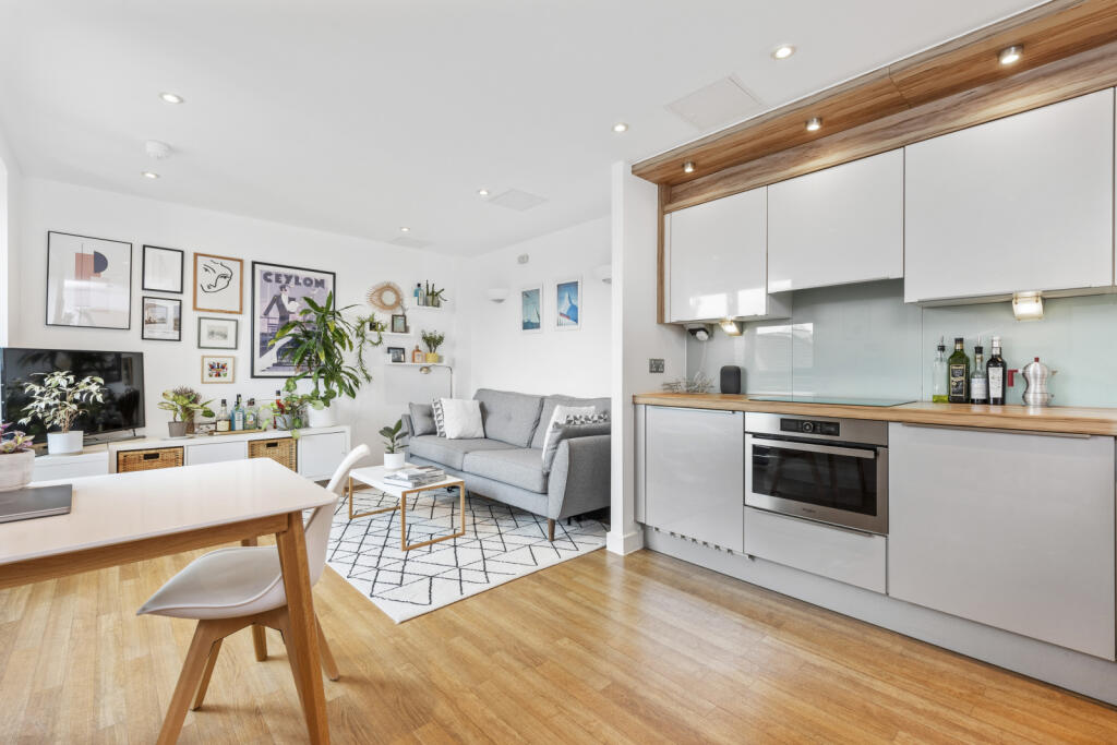 Main image of property: Drayton Park, Highbury, London, N5