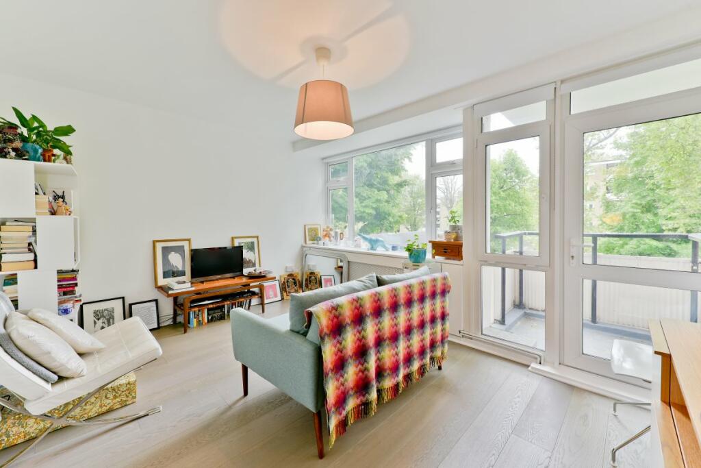 1 bedroom apartment for sale in Highbury Quadrant, Highbury, London, N5