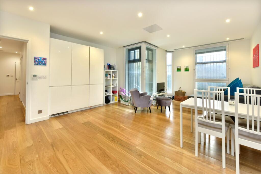 Main image of property: Highbury Crescent, Highbury, London, N5