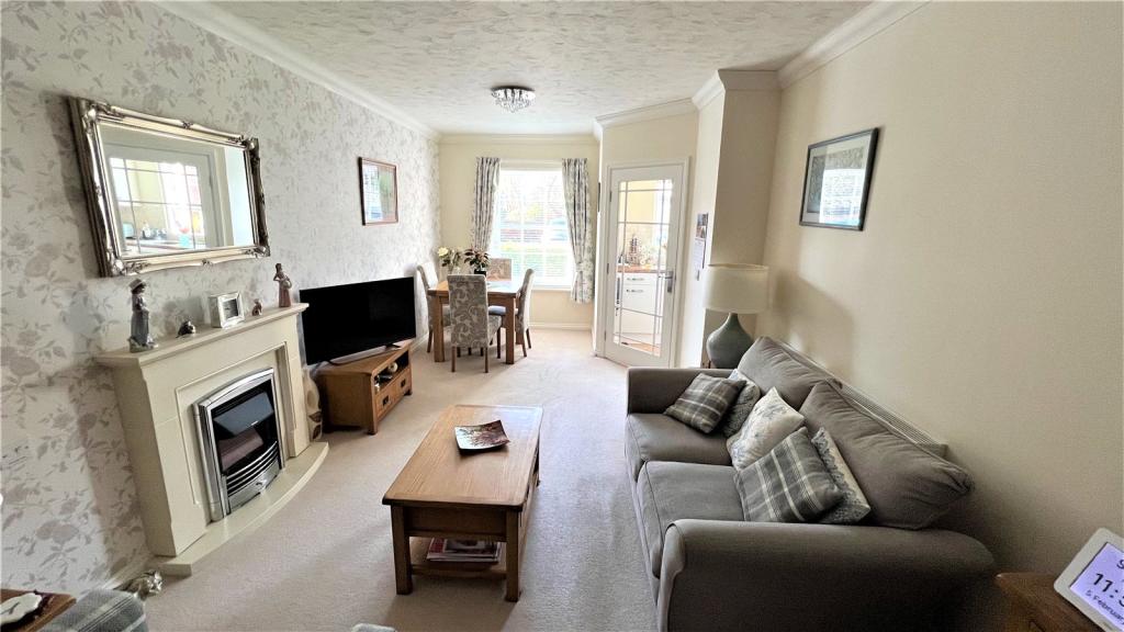 1 bedroom apartment for sale in Hawthorn Lodge, Longbridge, Farnham, GU9