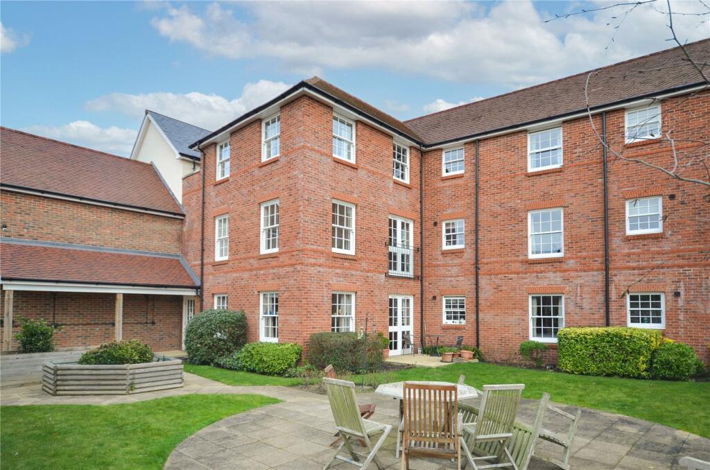 1 bedroom apartment for sale in Longbridge, Farnham, Surrey, GU9