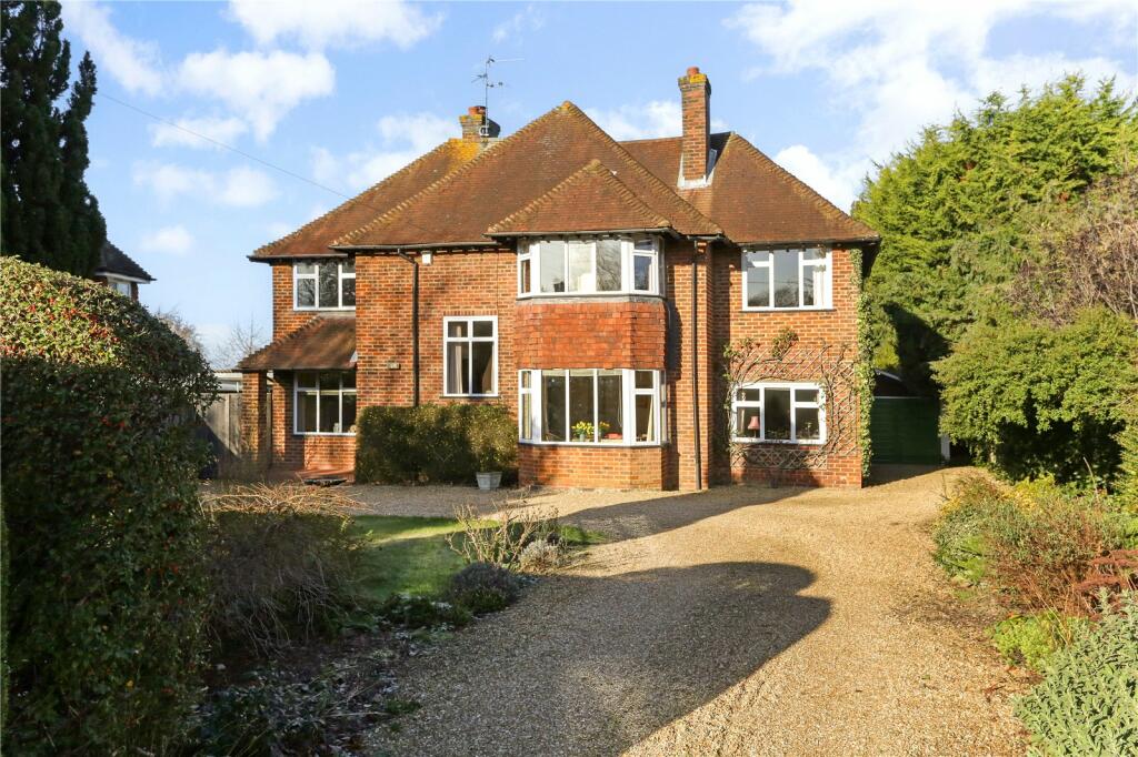 4 bedroom detached house for sale in Lynch Road, Farnham, Surrey, GU9