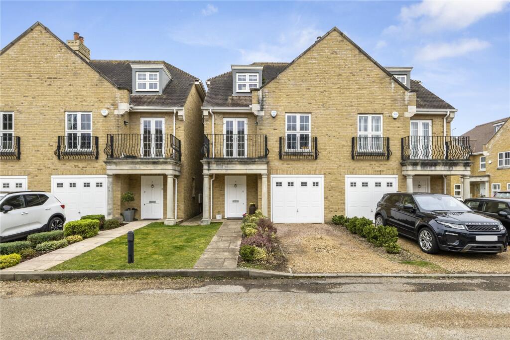 Main image of property: Kingsway Mews, Farnham Common, SL2