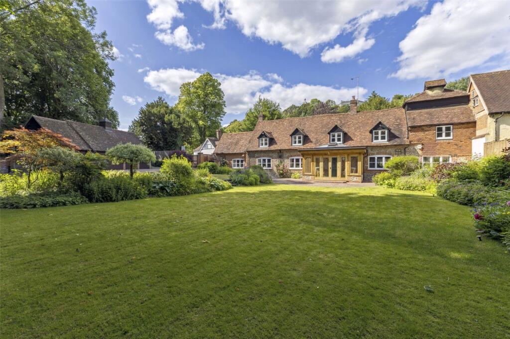 Main image of property: High Street, West Wycombe, High Wycombe, Buckinghamshire, HP14