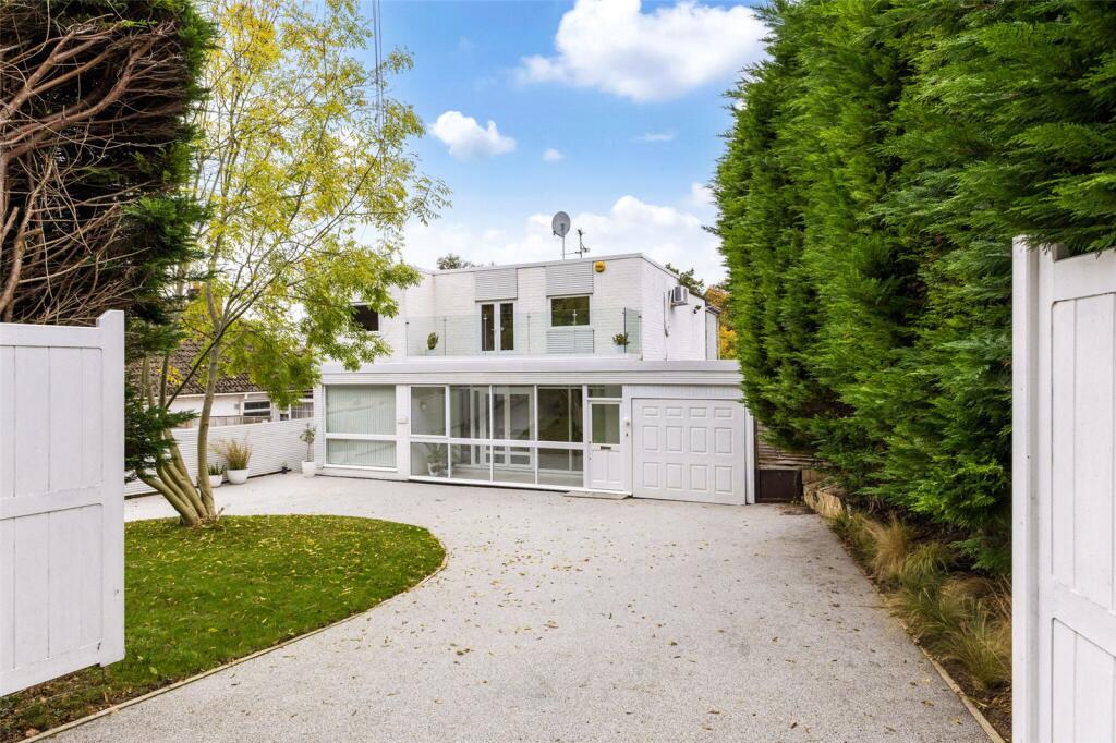 Main image of property: Hammersley Lane, High Wycombe, Buckinghamshire, HP13