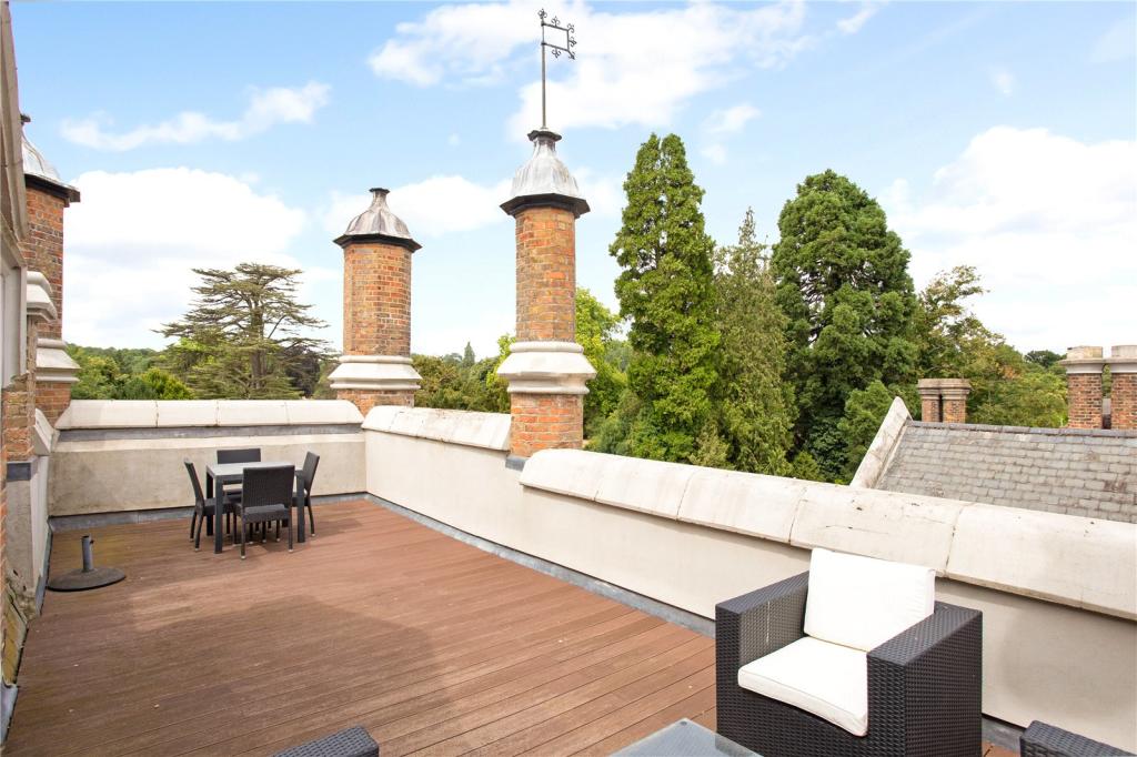 2 bedroom penthouse for sale in Hamels Mansion, Hamels Park