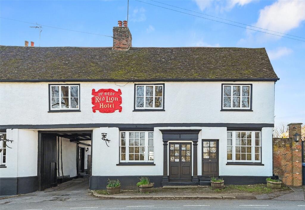 4 bedroom end of terrace house for sale in High Street, Much Hadham