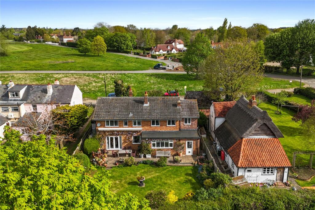 4 bedroom detached house for sale in Matching Green, Essex, CM17