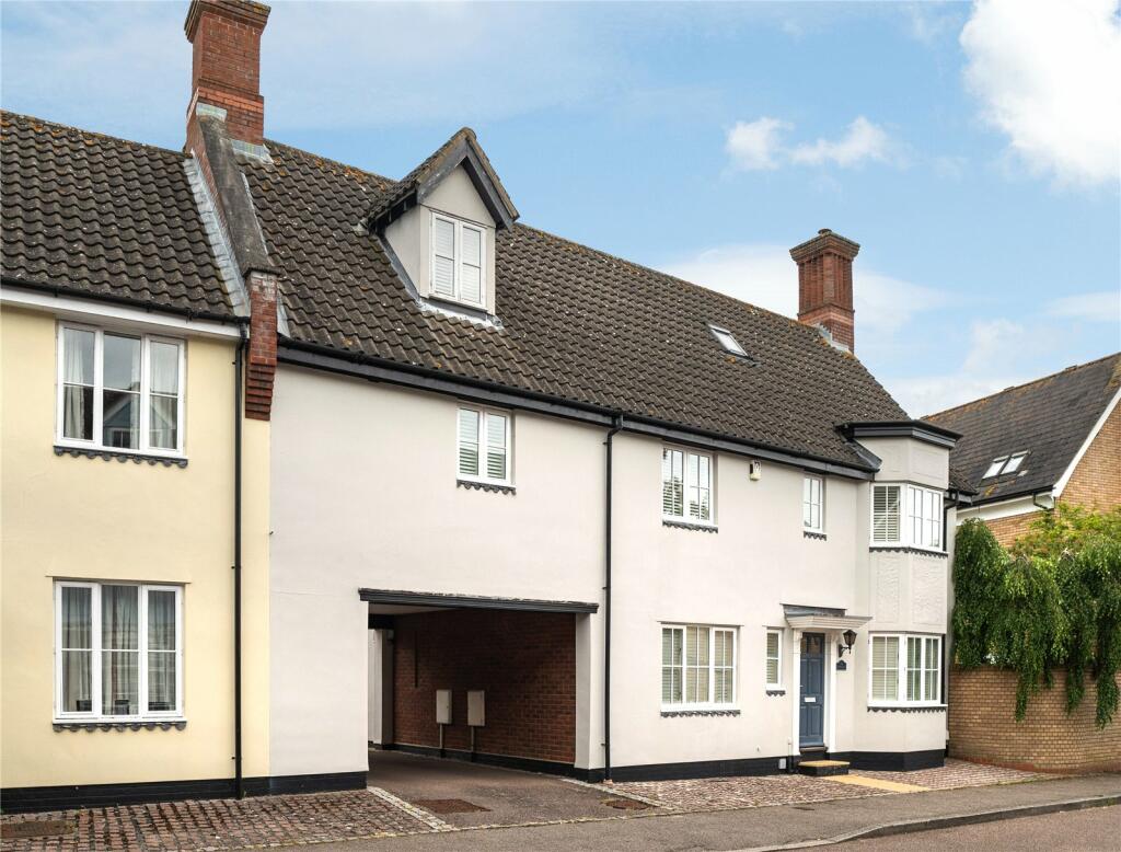 4 bedroom link detached house for sale in The Shearers,