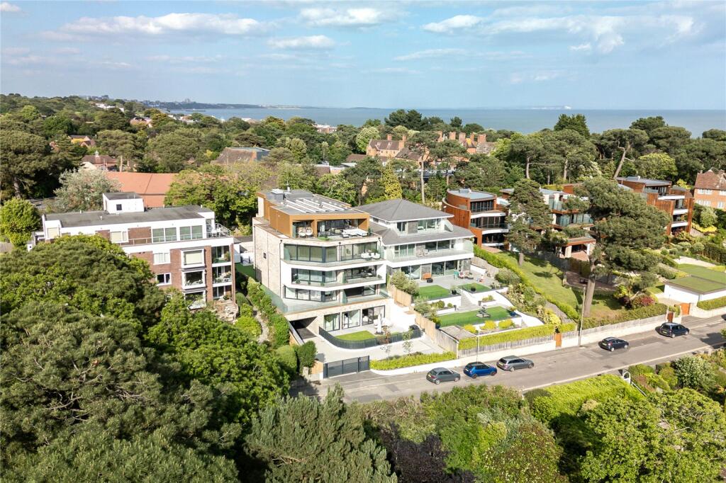 2 bedroom apartment for sale in Chaddesley Glen, Poole, Dorset, BH13
