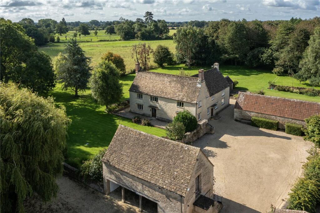 5 bedroom detached house for sale in Eastcourt, Malmesbury, Wiltshire, SN16