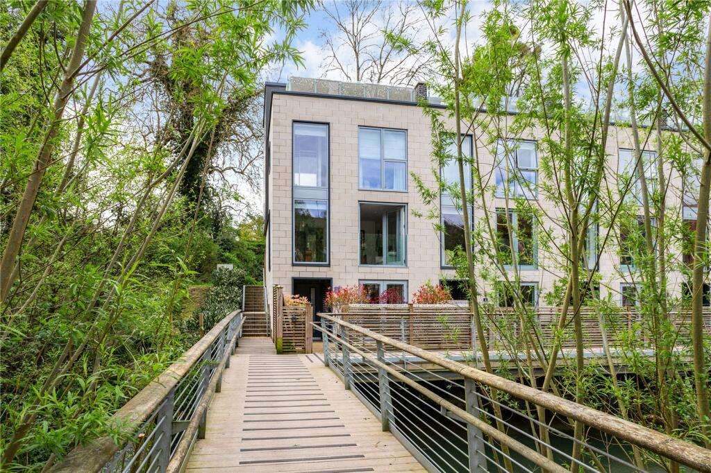 3 bedroom end of terrace house for sale in The Mill Pond, Bath Road
