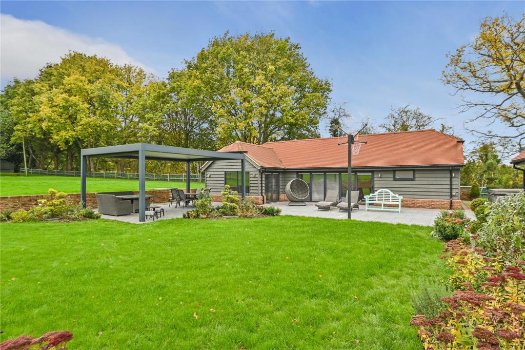 6 bedroom detached house for sale in Fosten Green, Biddenden, Ashford