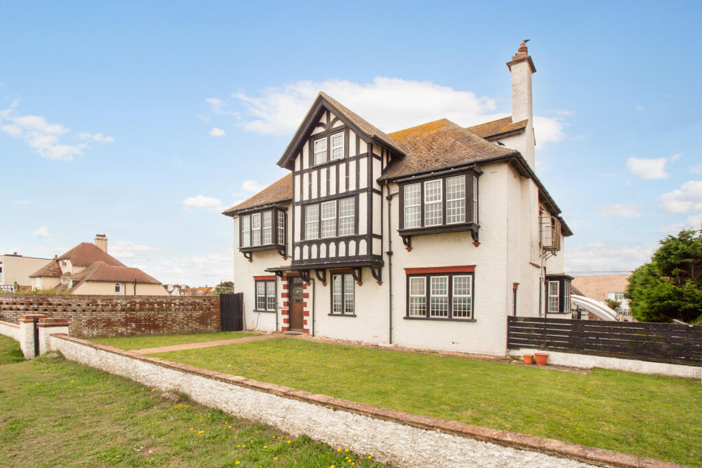 7 bedroom detached house for sale in Coast Road, Littlestone, New