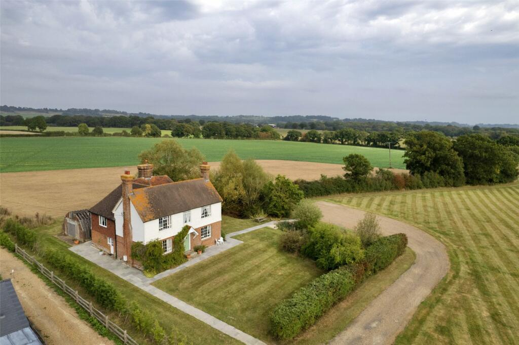 4 bedroom detached house for sale in Lenham Road, Headcorn, Ashford, Kent, TN27