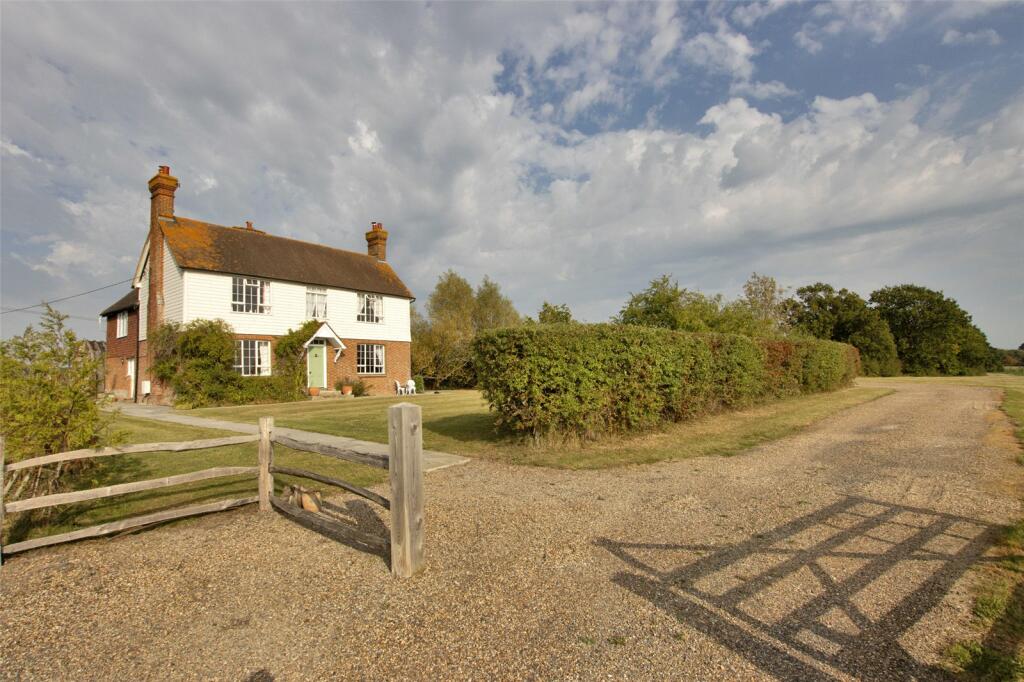 4 bedroom detached house for sale in Lenham Road, Headcorn, Ashford, Kent, TN27