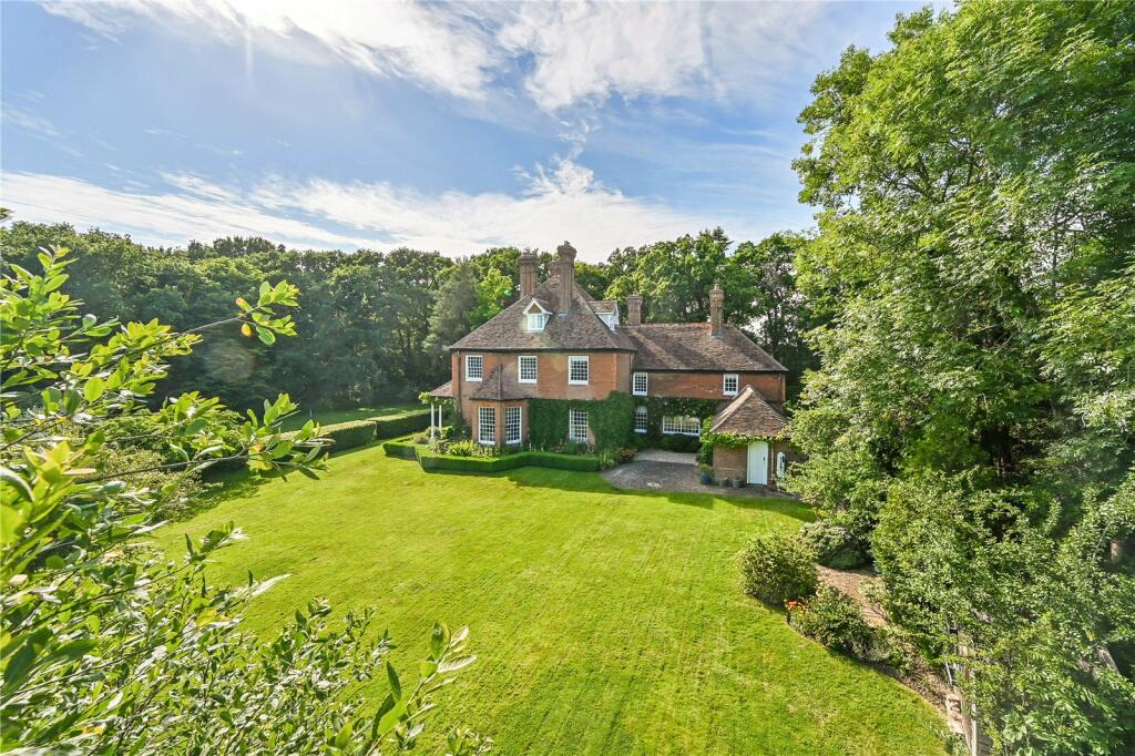 7 bedroom detached house for sale in Hamstreet, Ashford, Kent, TN26