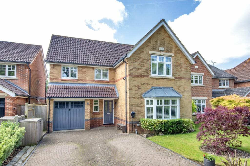 4 bedroom detached house for sale in Greenhill, Staplehurst, Tonbridge