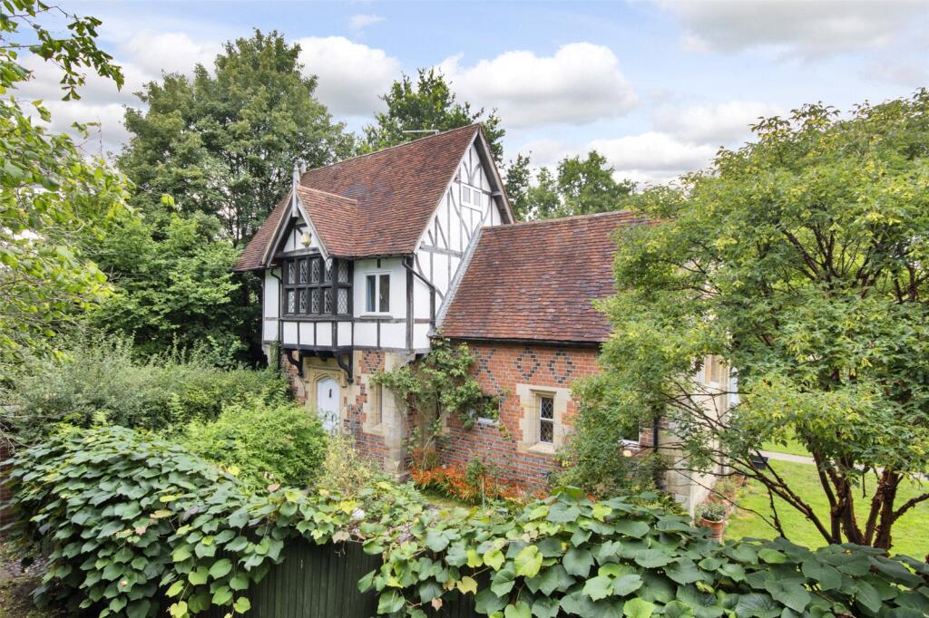 Main image of property: Moor Hill, Hawkhurst, Cranbrook, Kent, TN18