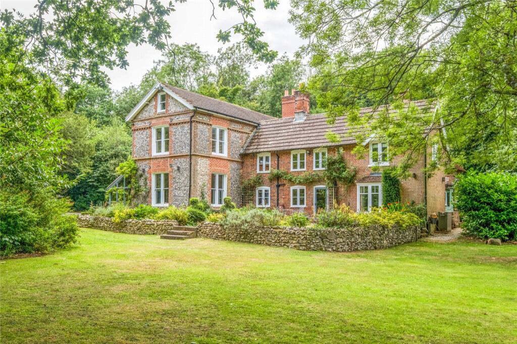 Main image of property: Broad Street Hill, Hucking, Maidstone, Kent, ME17