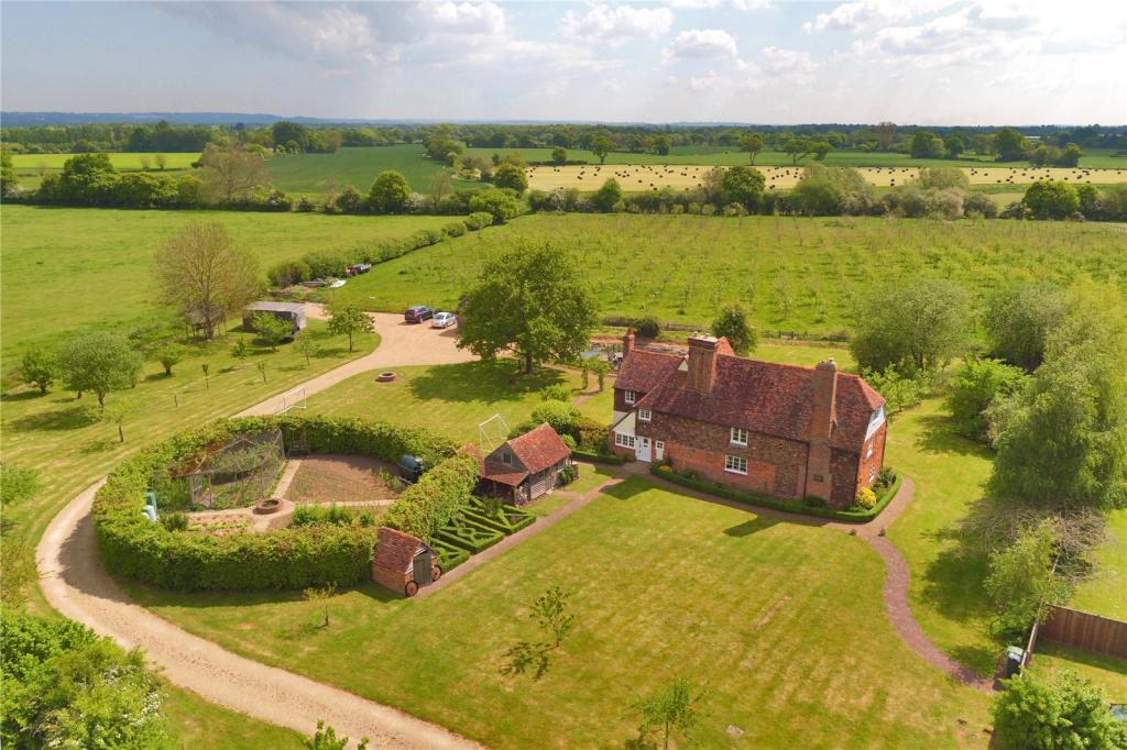 5 bedroom detached house for sale in Couchman Green Lane, Staplehurst