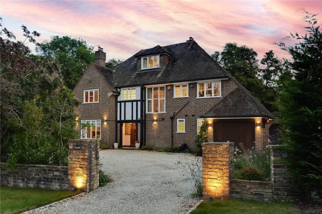 6 bedroom detached house for sale in Meadway, Esher, Surrey, KT10