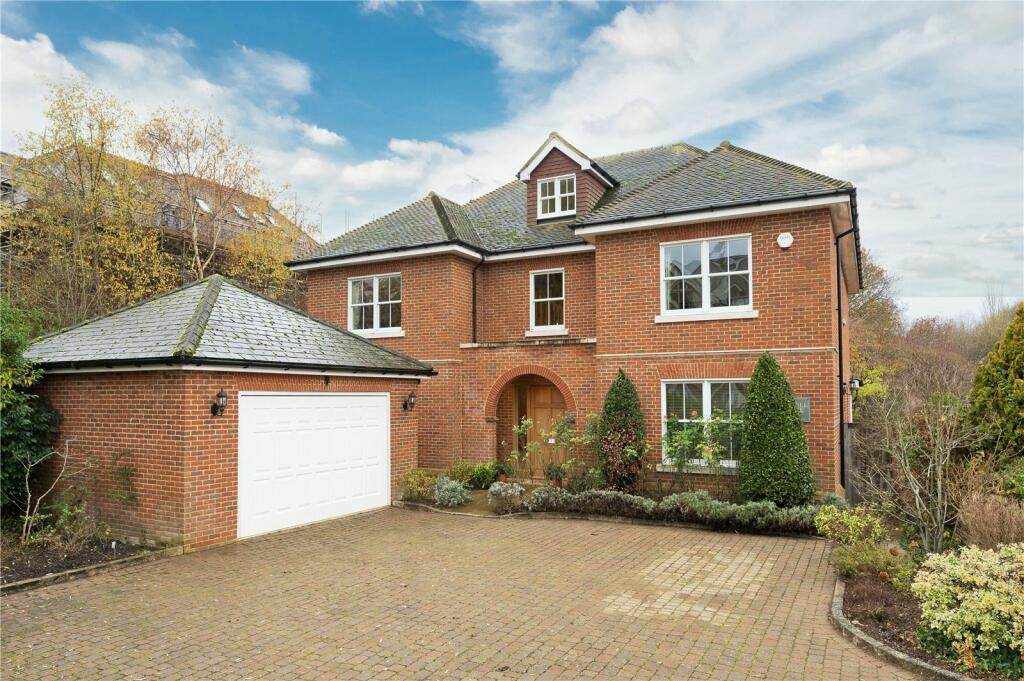 5 bedroom detached house for sale in Wayneflete Place, Esher, Surrey, KT10