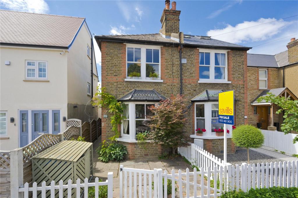 2 bedroom semidetached house for sale in Tolworth Road, Surbiton