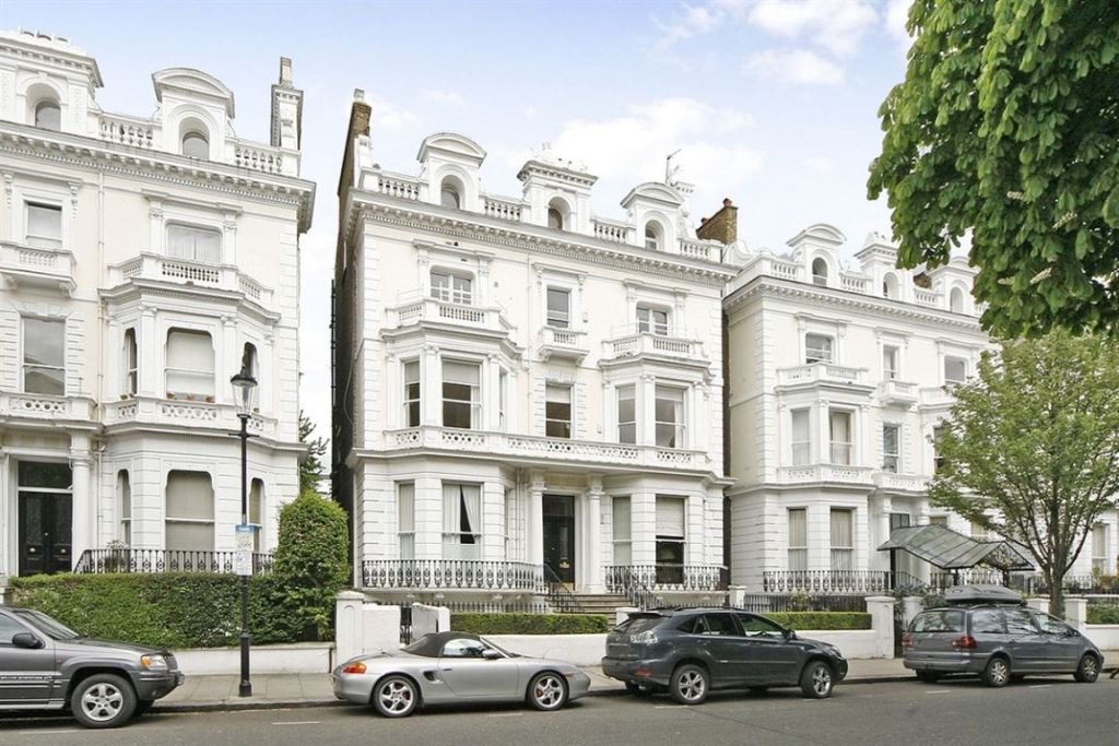4 bedroom apartment to rent in Pembridge Square, Notting Hill, W2, W2