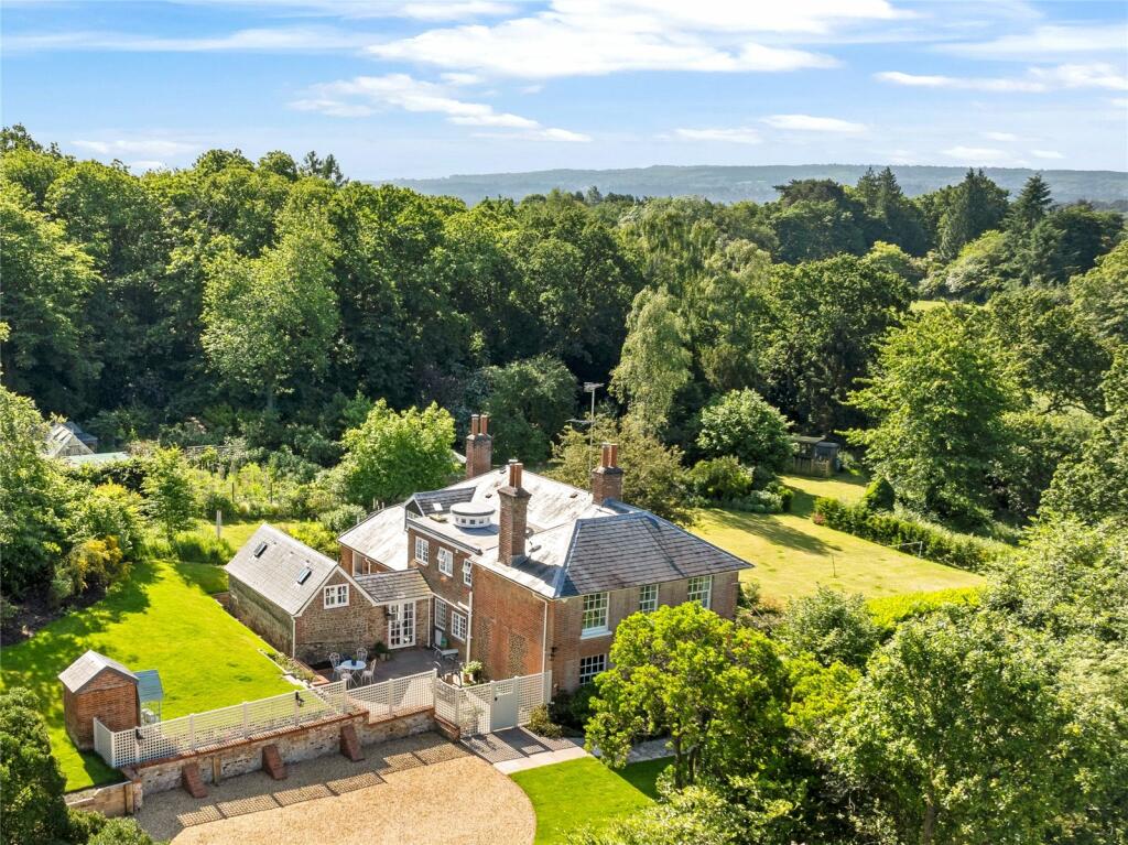 5 bedroom detached house for sale in Frensham, Farnham, Surrey, GU10