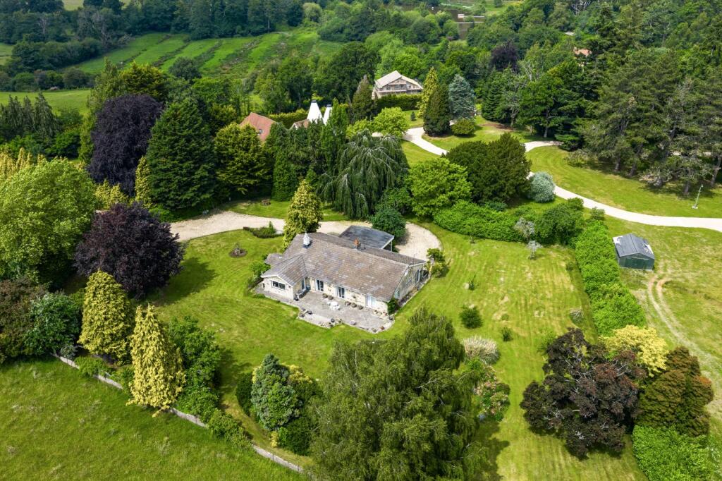 Main image of property: Frensham Lane, Churt, Farnham, Hampshire, GU10