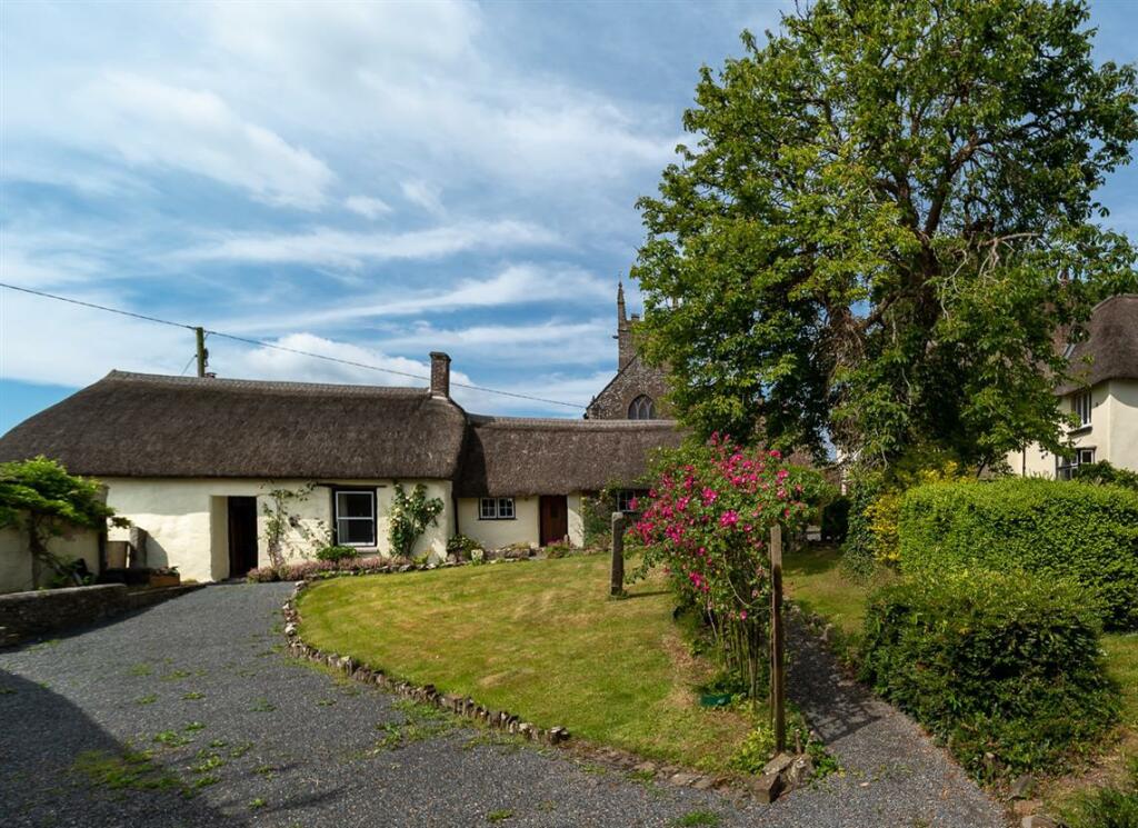 2 bedroom detached house for sale in Court Walk, Winkleigh, EX19