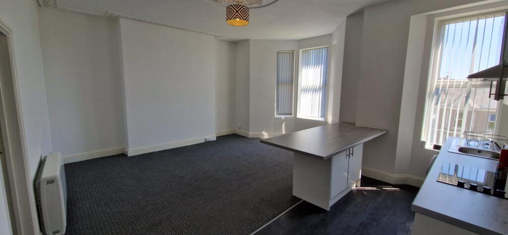 Main image of property: 53 Connaught Avenue Flat 4