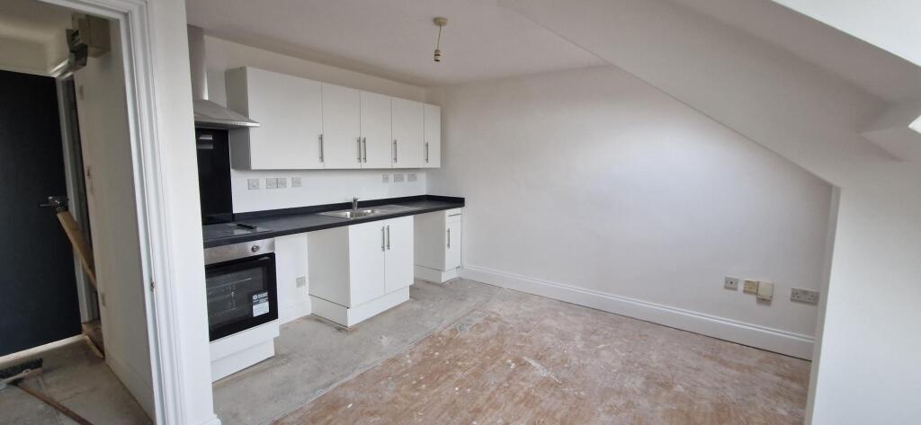 Main image of property: 12/13 Woodland Terrace Flat 12