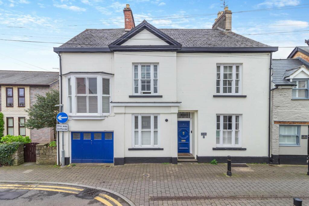 5 bedroom terraced house for sale in Maryport Street, Usk, NP15