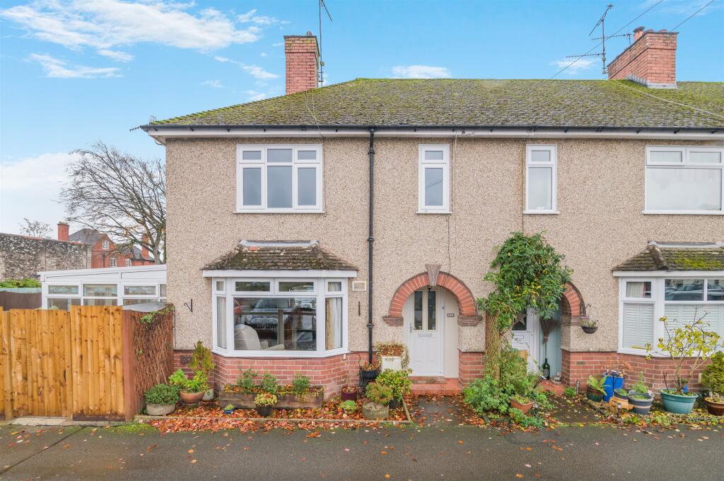 Main image of property: Clos Croeso, Usk