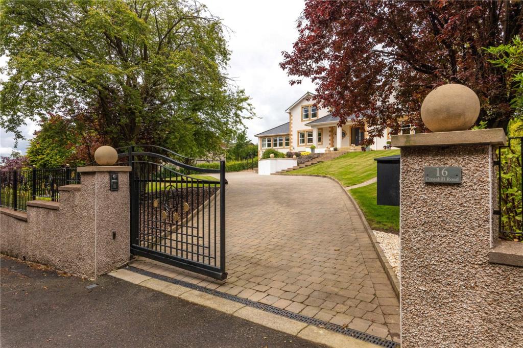 5 bedroom detached house for sale in Crosshill Road, Lenzie, G66