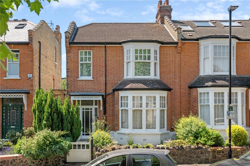 Main image of property: Collingwood Avenue, London, N10