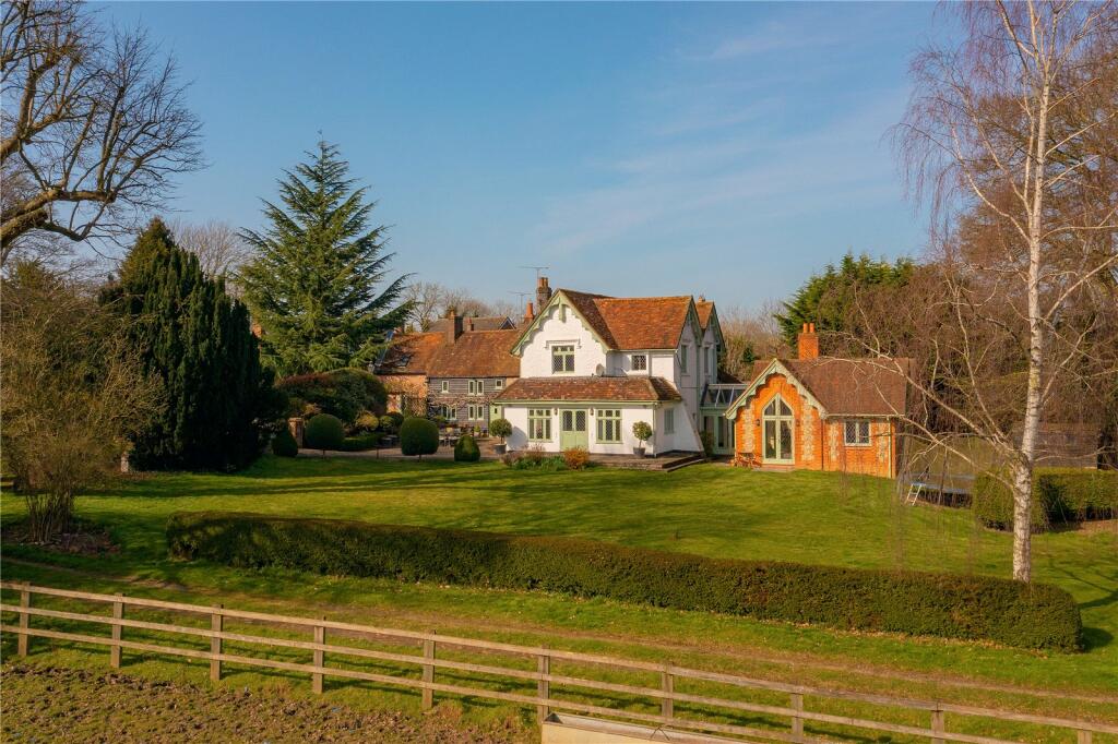 Equestrian facility for sale in Common Road, Kensworth, Dunstable