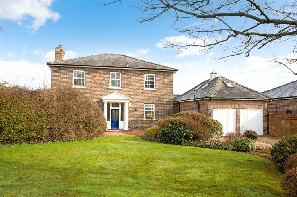 6 bedroom detached house for sale in Kinsbourne Green Lane, Harpenden, Hertfordshire, AL5