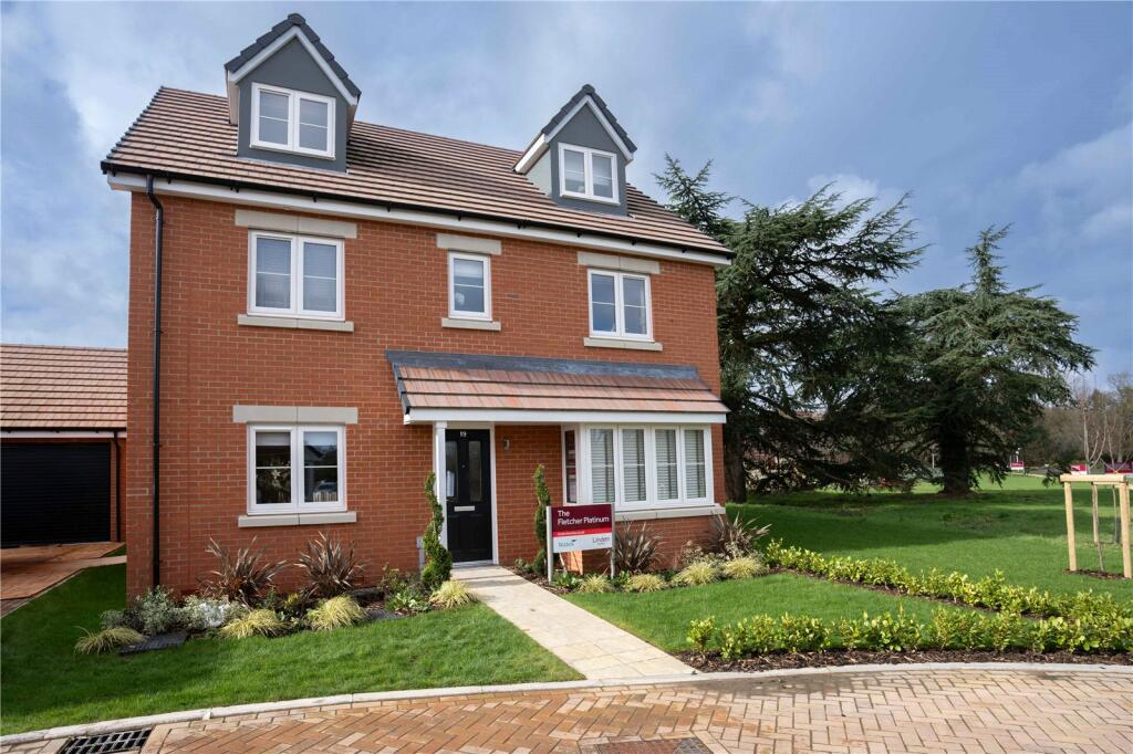 5 bedroom detached house for sale in Percy Drive, Bricket Wood, St. Albans, Hertfordshire, AL2