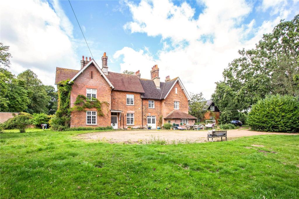 Equestrian facility for sale in Kings Walden, Hitchin, Hertfordshire, SG4