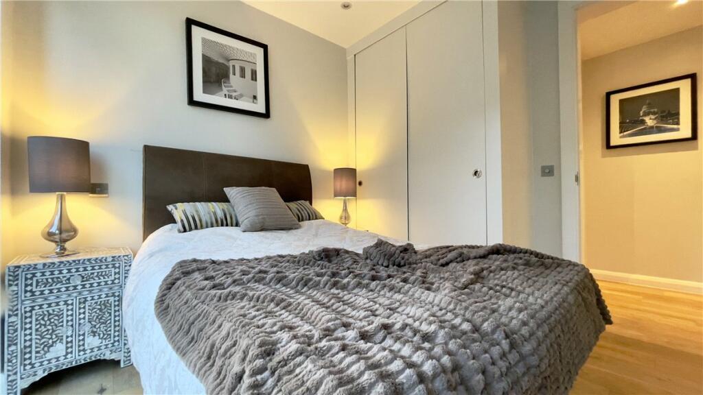 2 bedroom penthouse for rent in Whetstone Park, Covent Garden, London, WC2A