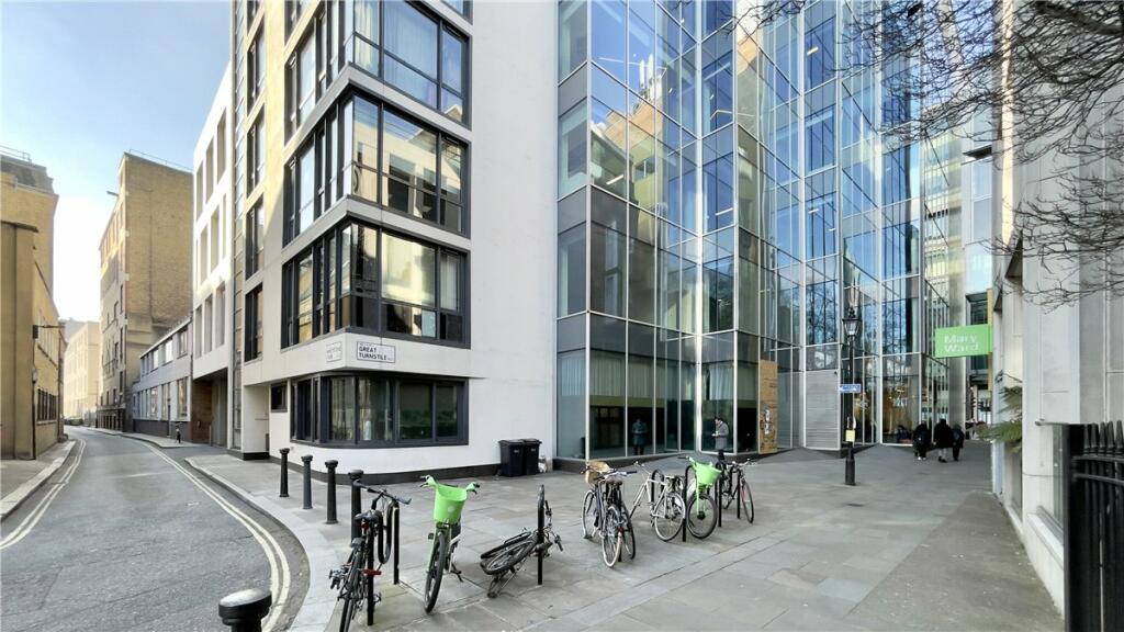 2 bedroom penthouse for rent in Whetstone Park, Covent Garden, London, WC2A