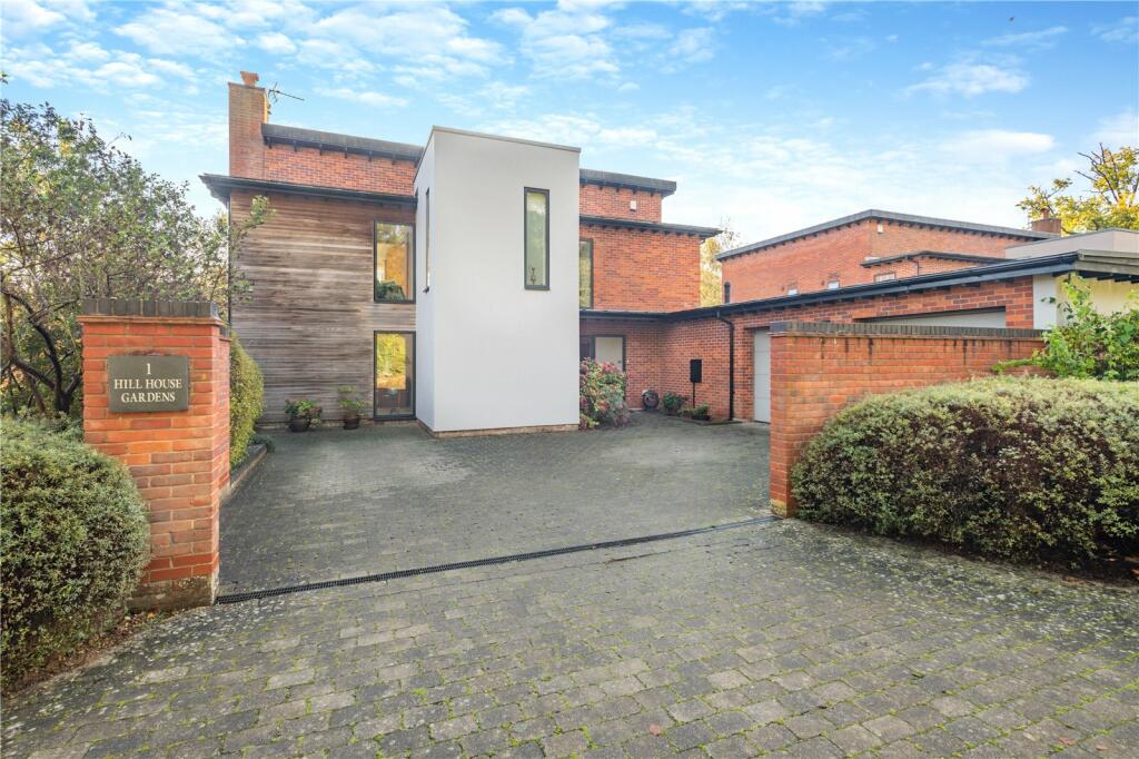 4 bedroom detached house for sale in Hill House Gardens, Cringleford