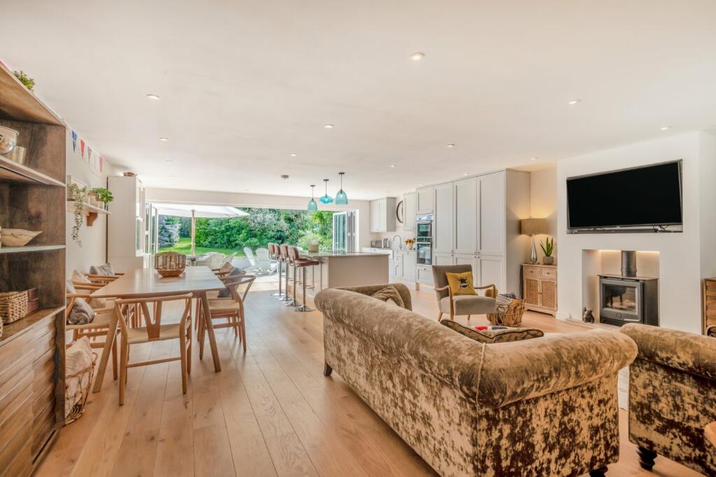 4 bedroom detached house for sale in Cromer Road, Overstrand, Cromer